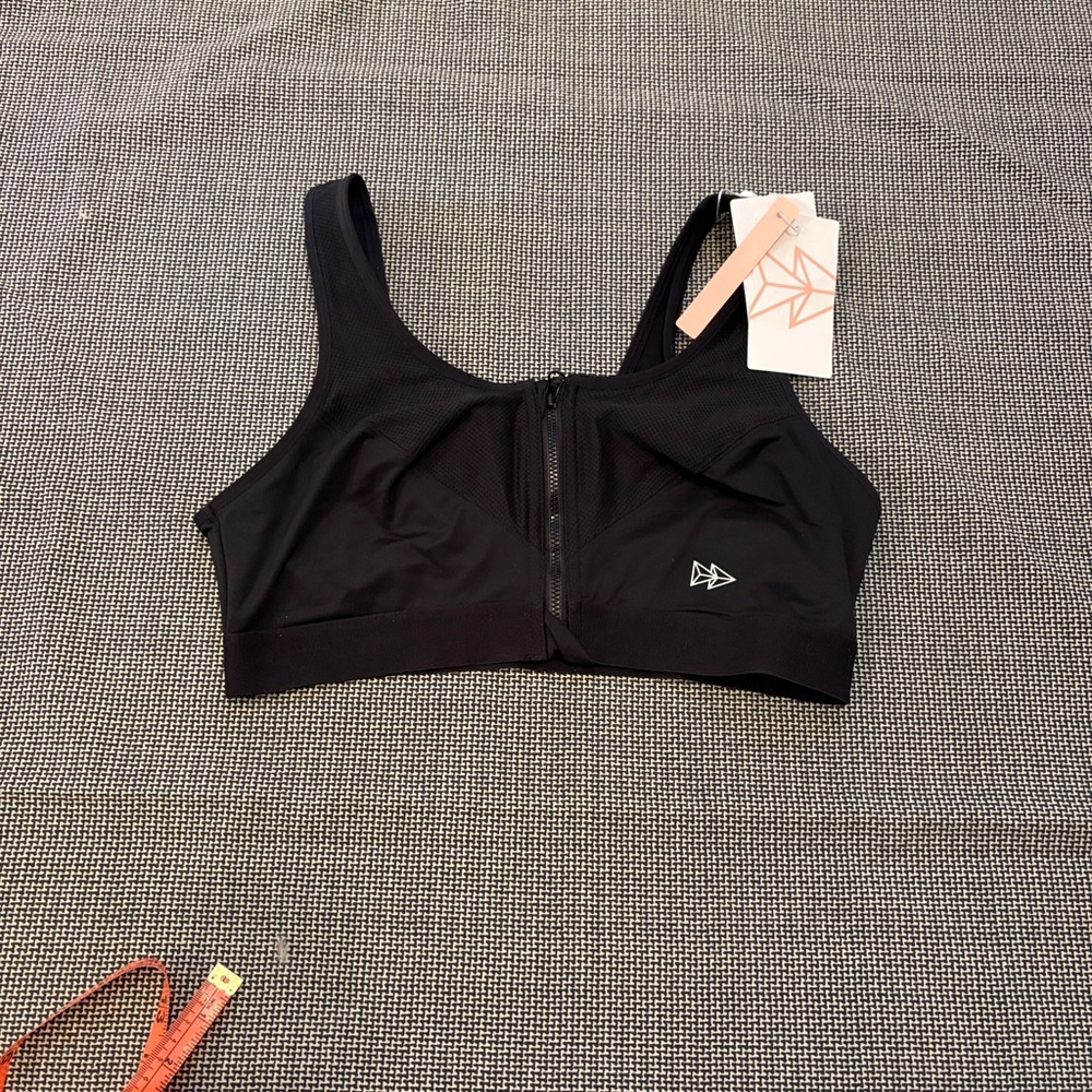 Sleek Black Sports Bra with Front Zipper